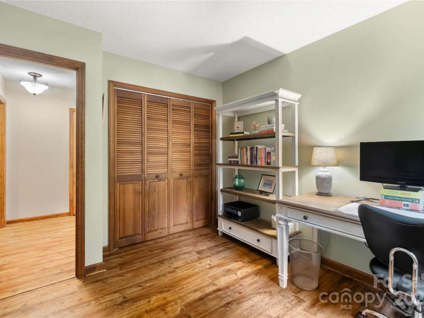 4848 Spicewood Drive, Charlotte, NC 28227.  MLS# CAR4265672, YatesRealty ID 18123. 