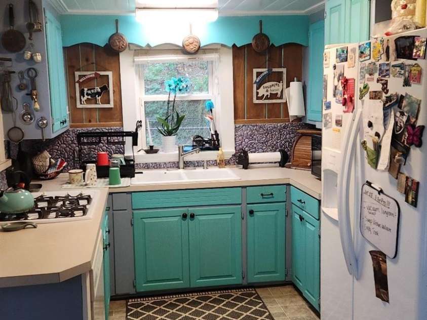 100 Frank Street, Connelly Springs, NC 28612.  MLS# CAR4266121, YatesRealty ID 18124. 