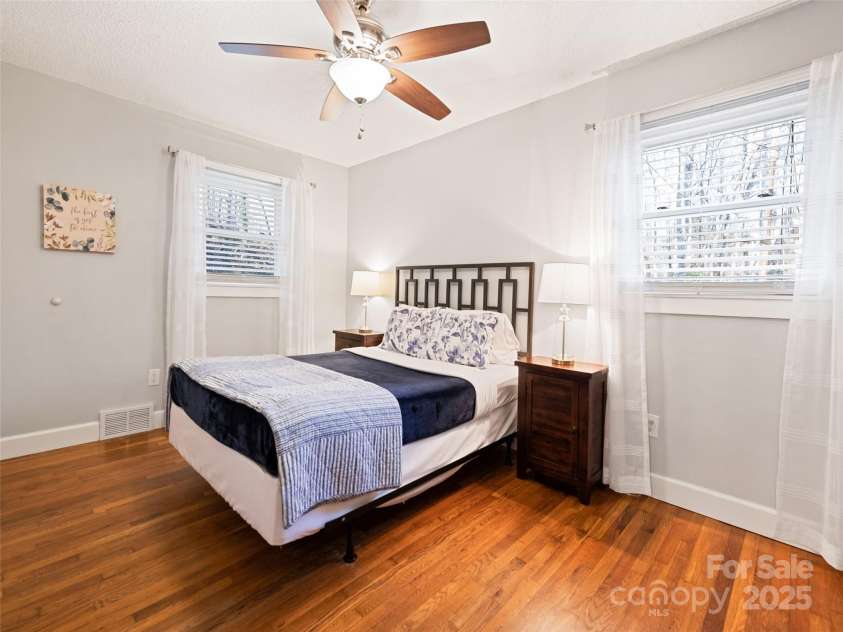 31 West End Circle, Waynesville, NC 28785.  MLS# CAR4200988, YatesRealty ID 18125. 3rd Bedroom