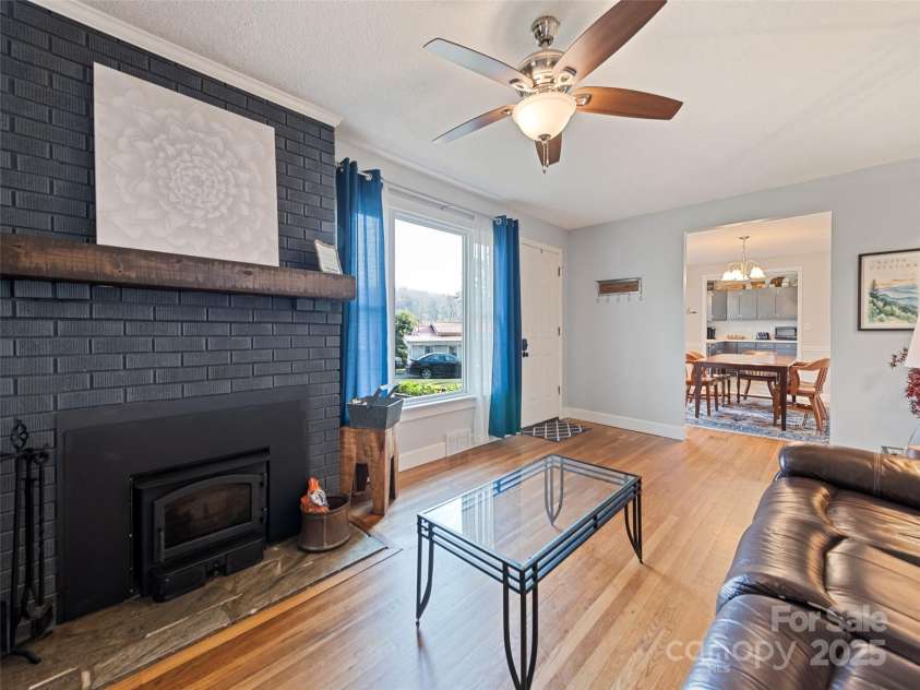 31 West End Circle, Waynesville, NC 28785.  MLS# CAR4200988, YatesRealty ID 18125. Living Room