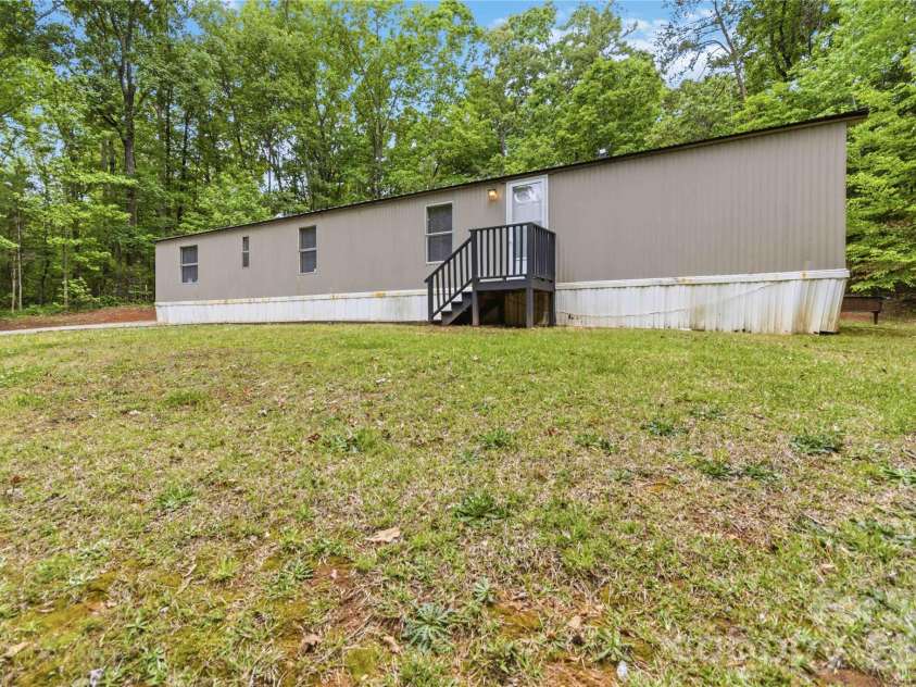 696 Kenwood Lane, Rock Hill, SC 29730.  MLS# CAR4377248, YatesRealty ID 18125. 