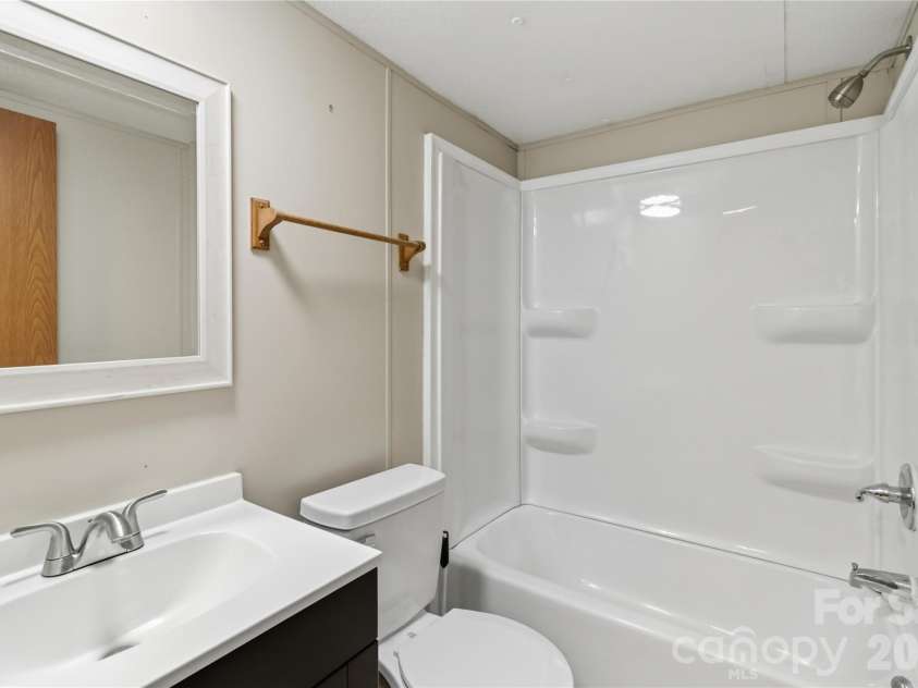 696 Kenwood Lane, Rock Hill, SC 29730.  MLS# CAR4377248, YatesRealty ID 18125. 