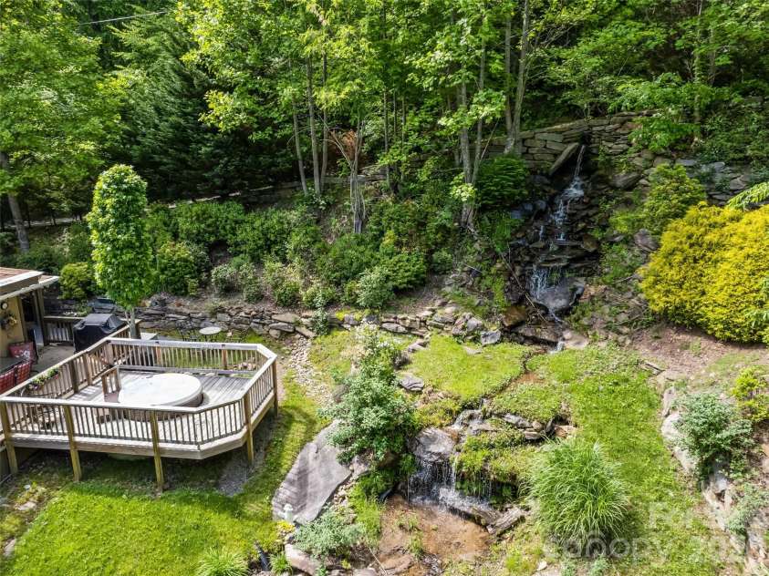 218 Red Oak Drive, Maggie Valley, NC 28751.  MLS# CAR4347428, YatesRealty ID 18126. 