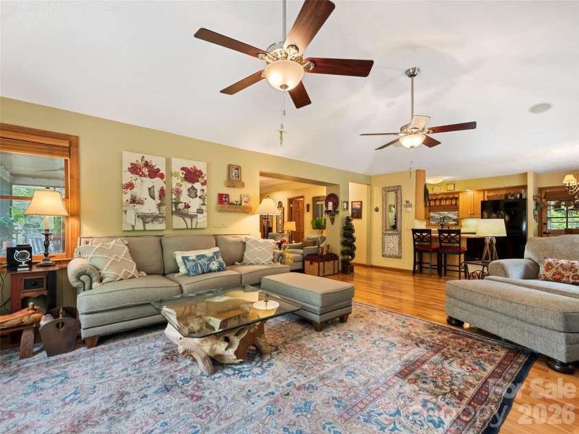218 Red Oak Drive, Maggie Valley, NC 28751.  MLS# CAR4347428, YatesRealty ID 18126. 