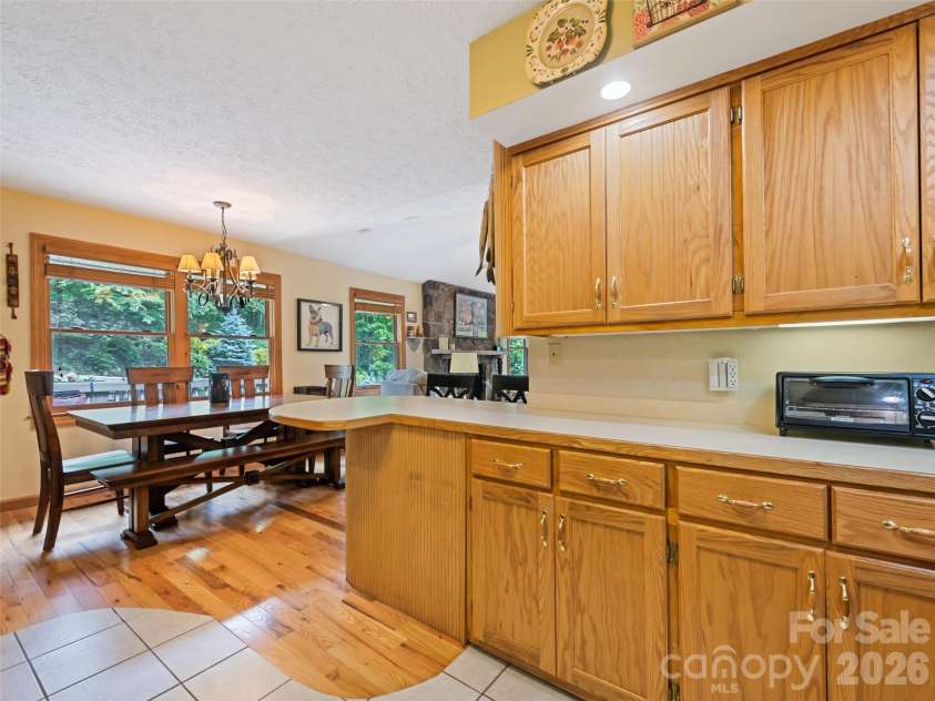218 Red Oak Drive, Maggie Valley, NC 28751.  MLS# CAR4347428, YatesRealty ID 18126. 