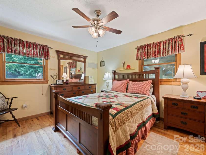 218 Red Oak Drive, Maggie Valley, NC 28751.  MLS# CAR4347428, YatesRealty ID 18126. 