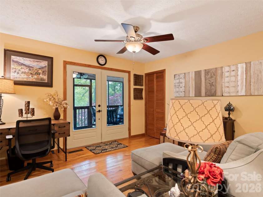 218 Red Oak Drive, Maggie Valley, NC 28751.  MLS# CAR4347428, YatesRealty ID 18126. 
