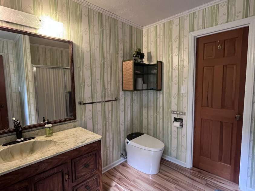 231 Davis Drive, Morganton, NC 28655.  MLS# CAR4254261, YatesRealty ID 18127. 