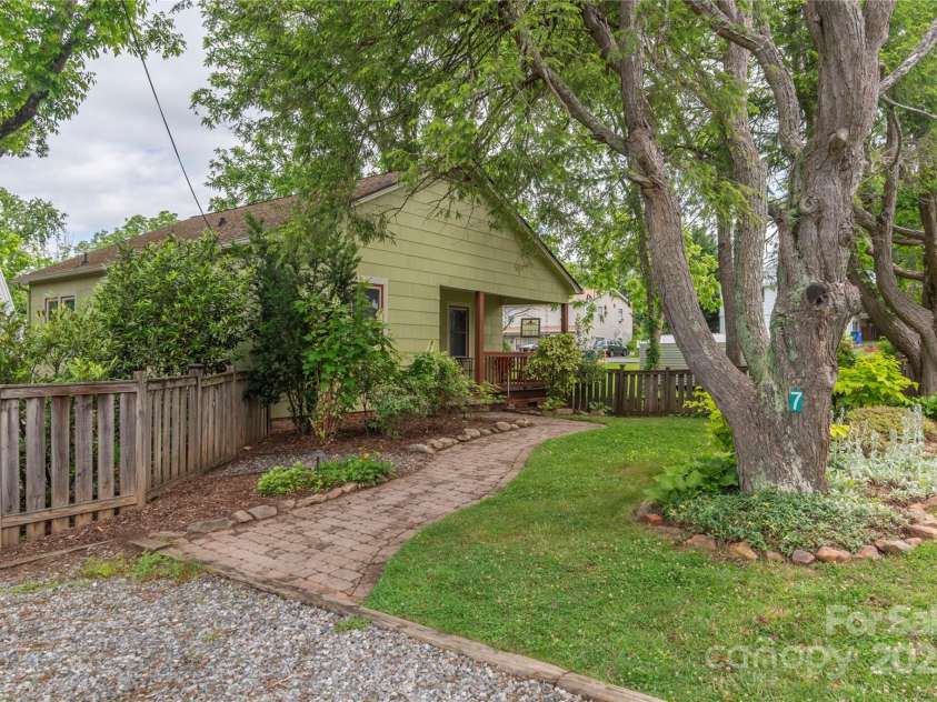 7 Grove Street, Weaverville, NC 28787.  MLS# CAR4262820, YatesRealty ID 18128. 7 Grove Street