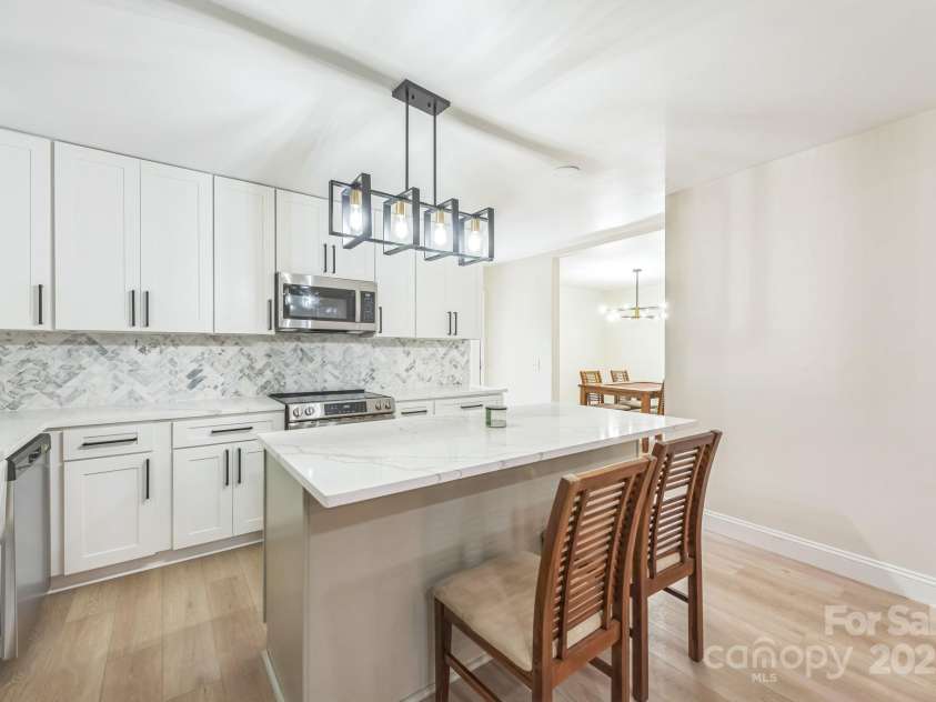 6641 Pawnee Drive, Charlotte, NC 28214.  MLS# CAR4259308, YatesRealty ID 18129. 