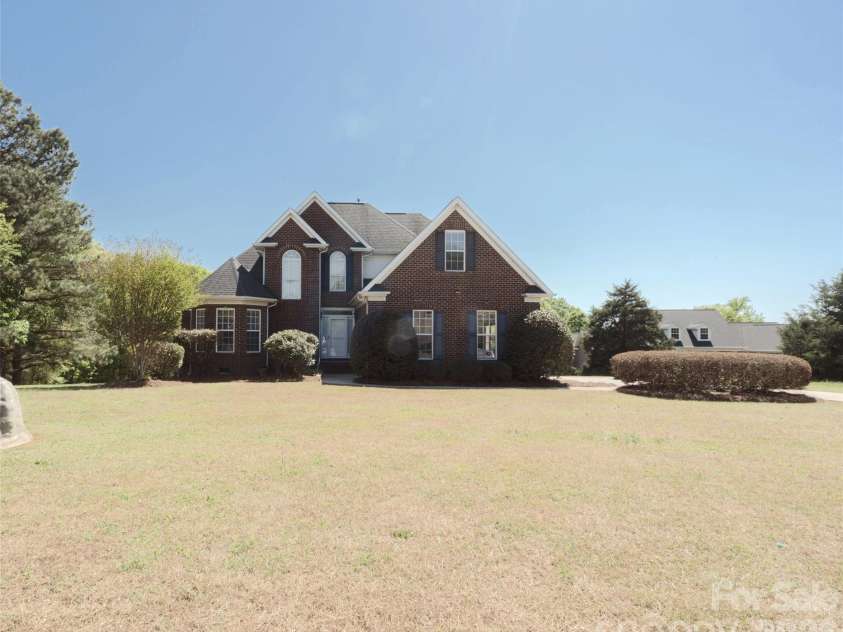 7008 Brett Drive, Monroe, NC 28110.  MLS# CAR4368447, YatesRealty ID 18129. Welcome to 7008 Brett Dr.!