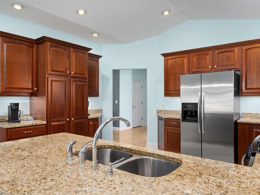 23 Holiday Drive, Arden, NC 28704.  MLS# CAR4312790, YatesRealty ID 1813. Kitchen