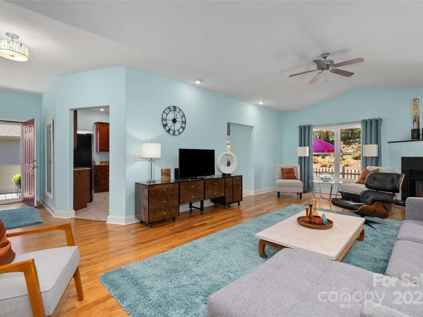 23 Holiday Drive, Arden, NC 28704.  MLS# CAR4312790, YatesRealty ID 1813. Living Room