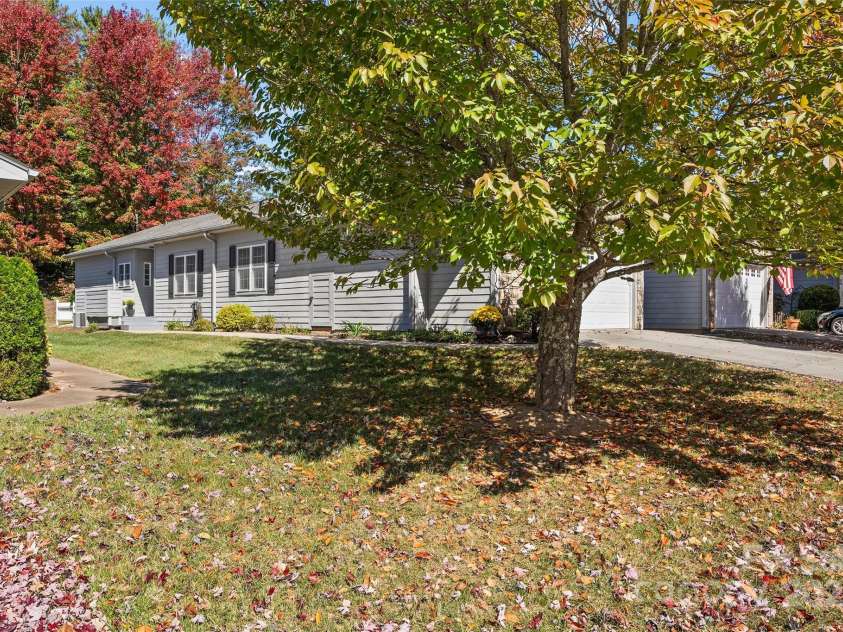 23 Holiday Drive, Arden, NC 28704.  MLS# CAR4312790, YatesRealty ID 1813. Street View