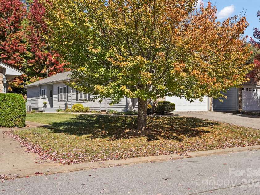 23 Holiday Drive, Arden, NC 28704.  MLS# CAR4312790, YatesRealty ID 1813. Street View