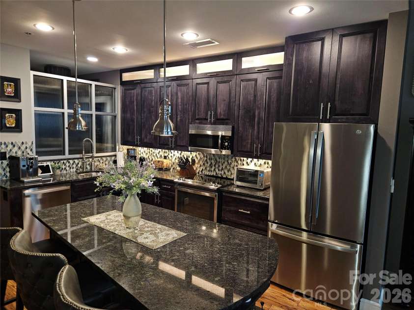 333 Trade Street, Charlotte, NC 28202.  MLS# CAR4362818, YatesRealty ID 1813. 