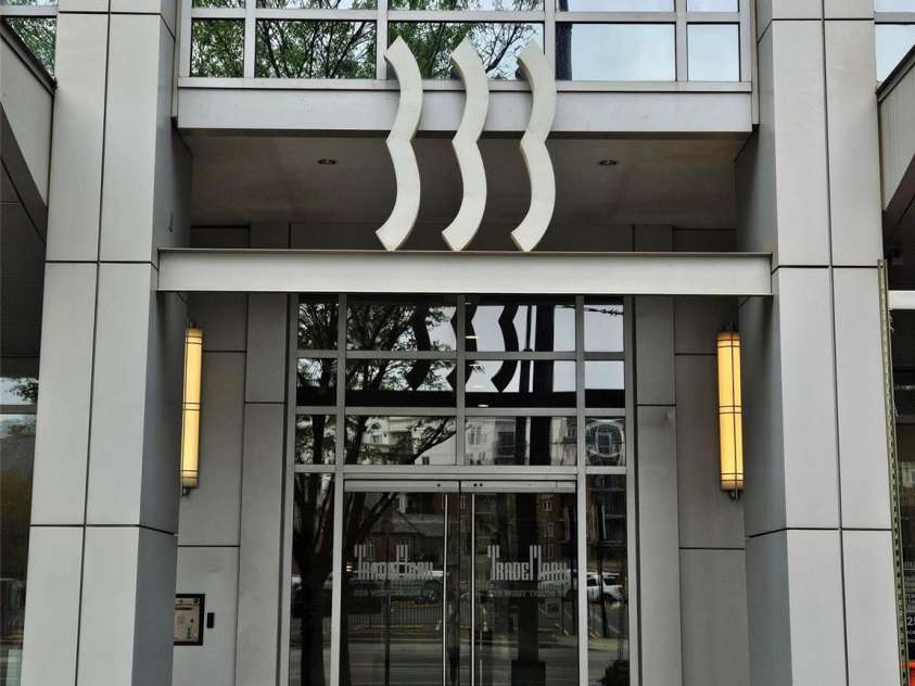 333 Trade Street, Charlotte, NC 28202.  MLS# CAR4362818, YatesRealty ID 1813. 