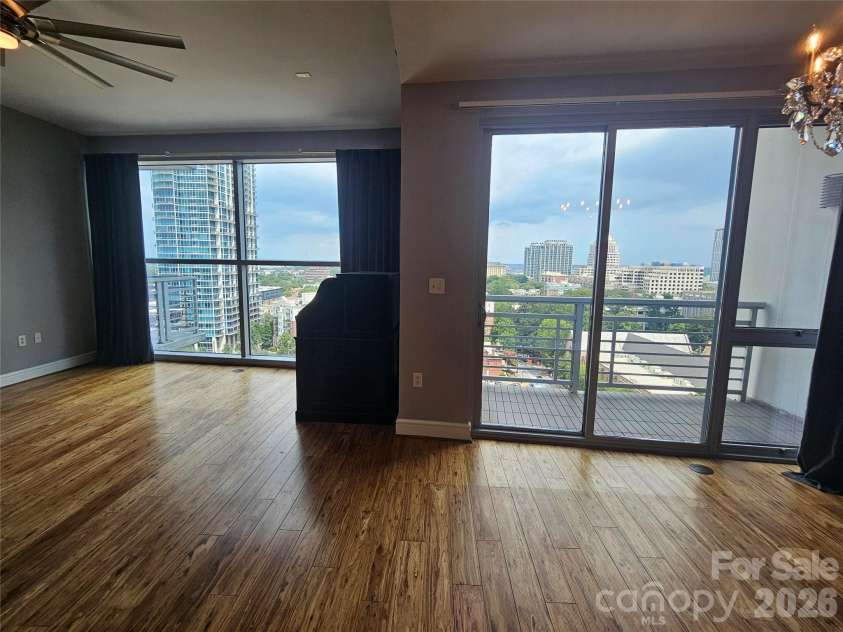 333 Trade Street, Charlotte, NC 28202.  MLS# CAR4362818, YatesRealty ID 1813. 