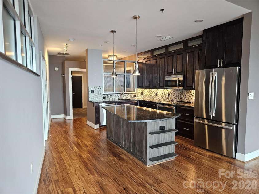333 Trade Street, Charlotte, NC 28202.  MLS# CAR4362818, YatesRealty ID 1813. 