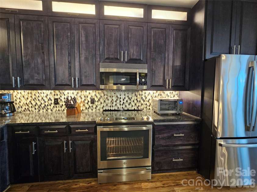 333 Trade Street, Charlotte, NC 28202.  MLS# CAR4362818, YatesRealty ID 1813. 