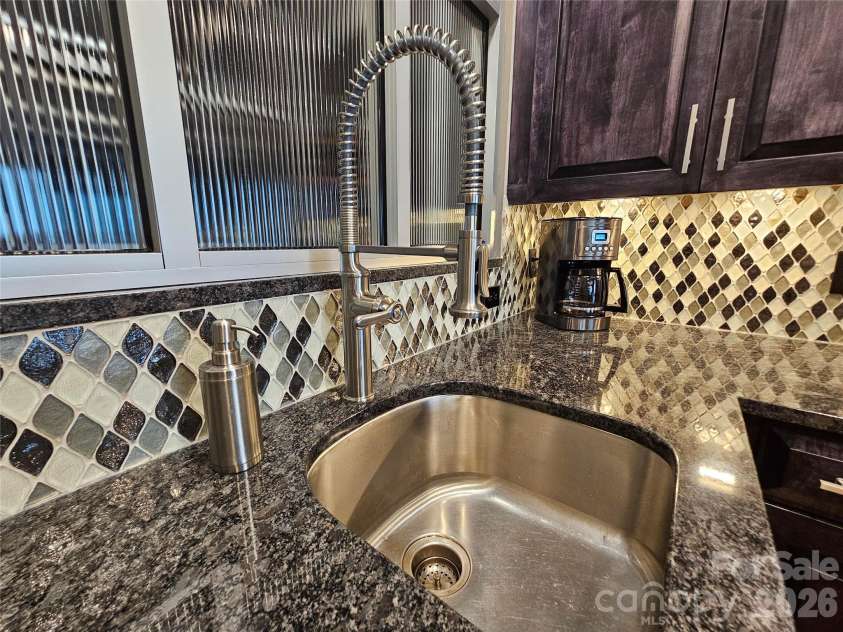 333 Trade Street, Charlotte, NC 28202.  MLS# CAR4362818, YatesRealty ID 1813. 