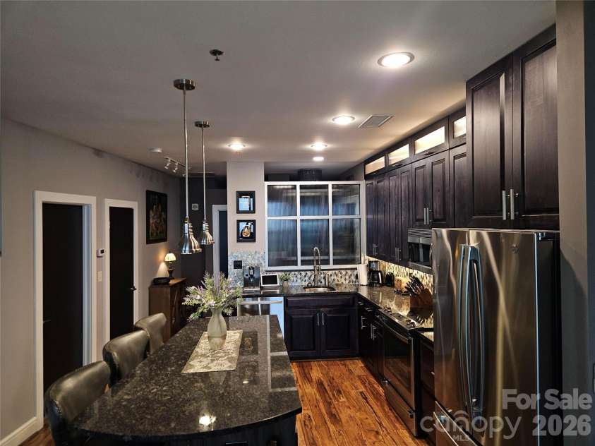 333 Trade Street, Charlotte, NC 28202.  MLS# CAR4362818, YatesRealty ID 1813. 