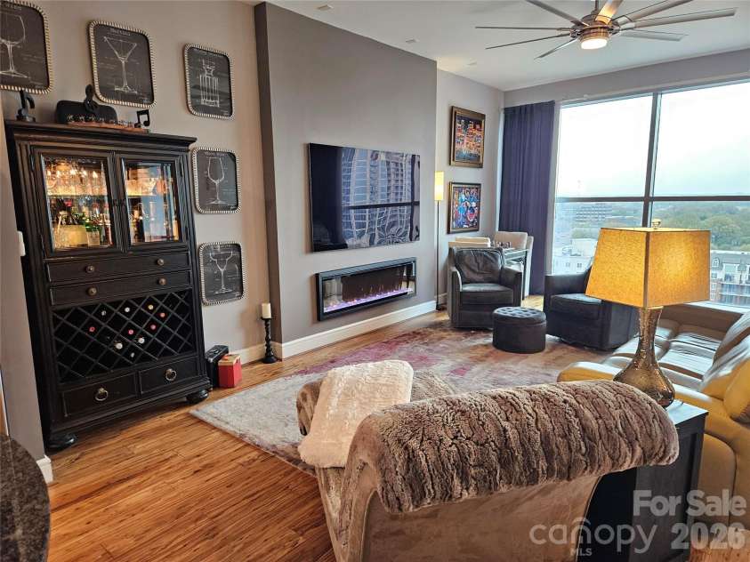 333 Trade Street, Charlotte, NC 28202.  MLS# CAR4362818, YatesRealty ID 1813. 