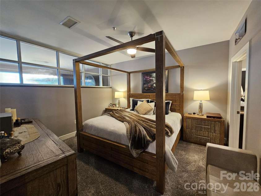333 Trade Street, Charlotte, NC 28202.  MLS# CAR4362818, YatesRealty ID 1813. 