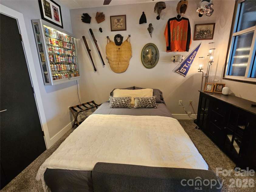 333 Trade Street, Charlotte, NC 28202.  MLS# CAR4362818, YatesRealty ID 1813. 