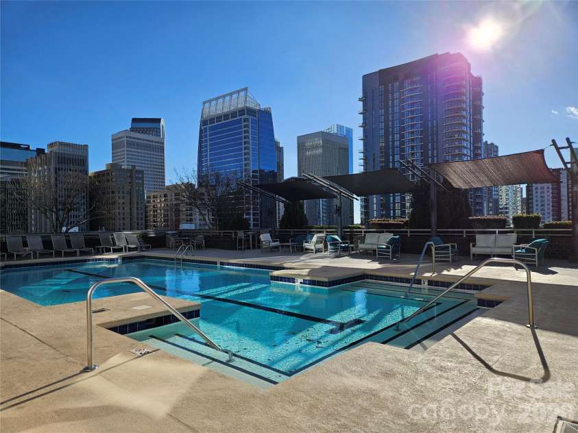 333 Trade Street, Charlotte, NC 28202.  MLS# CAR4362818, YatesRealty ID 1813. 