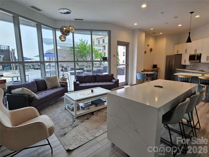 333 Trade Street, Charlotte, NC 28202.  MLS# CAR4362818, YatesRealty ID 1813. 