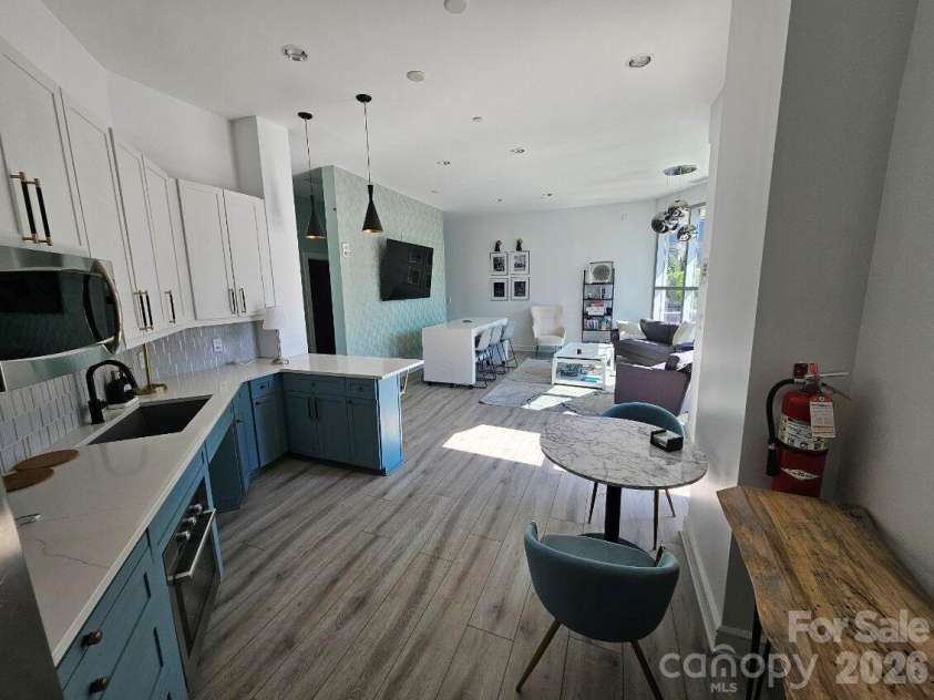 333 Trade Street, Charlotte, NC 28202.  MLS# CAR4362818, YatesRealty ID 1813. 