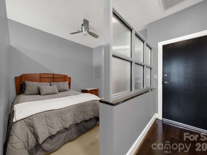 333 Trade Street, Charlotte, NC 28202.  MLS# CAR4405279, YatesRealty ID 1813. 