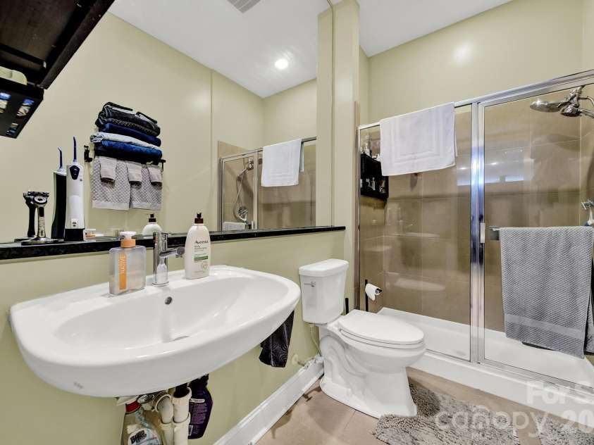 333 Trade Street, Charlotte, NC 28202.  MLS# CAR4405279, YatesRealty ID 1813. 