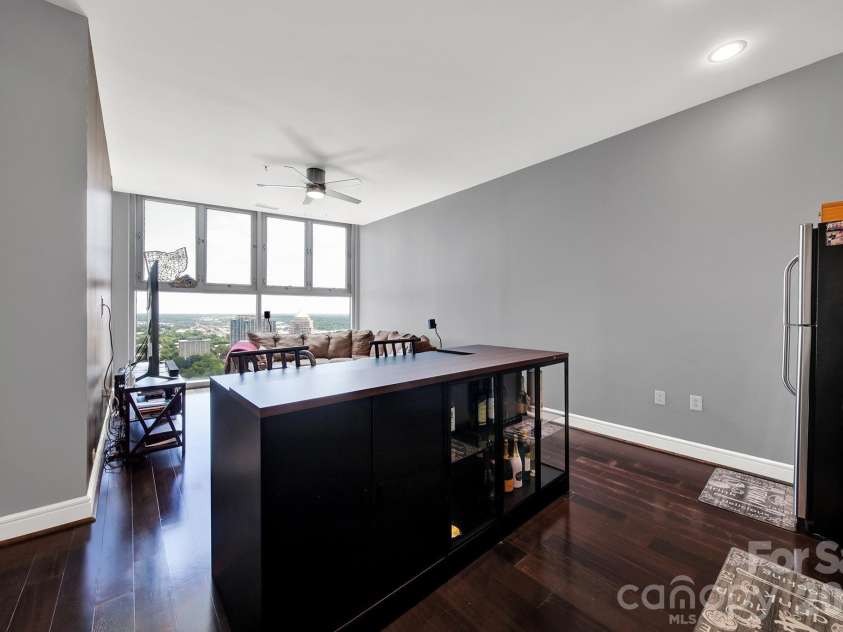 333 Trade Street, Charlotte, NC 28202.  MLS# CAR4405279, YatesRealty ID 1813. 
