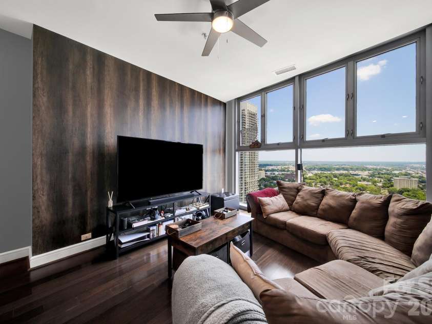 333 Trade Street, Charlotte, NC 28202.  MLS# CAR4405279, YatesRealty ID 1813. 