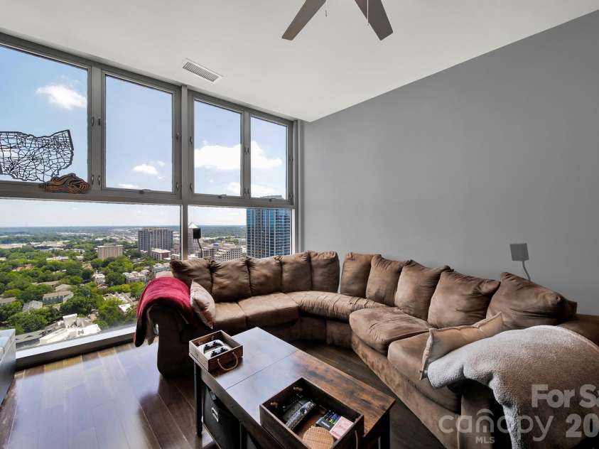 333 Trade Street, Charlotte, NC 28202.  MLS# CAR4405279, YatesRealty ID 1813. 