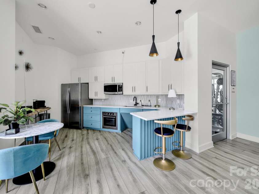 333 Trade Street, Charlotte, NC 28202.  MLS# CAR4405279, YatesRealty ID 1813. 