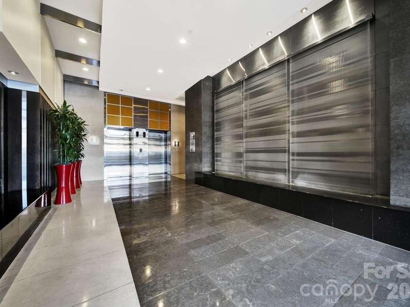 333 Trade Street, Charlotte, NC 28202.  MLS# CAR4405279, YatesRealty ID 1813. 