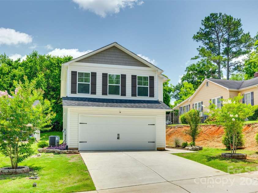 463 Barr Street, Lancaster, SC 29720.  MLS# CAR4267227, YatesRealty ID 18130. 