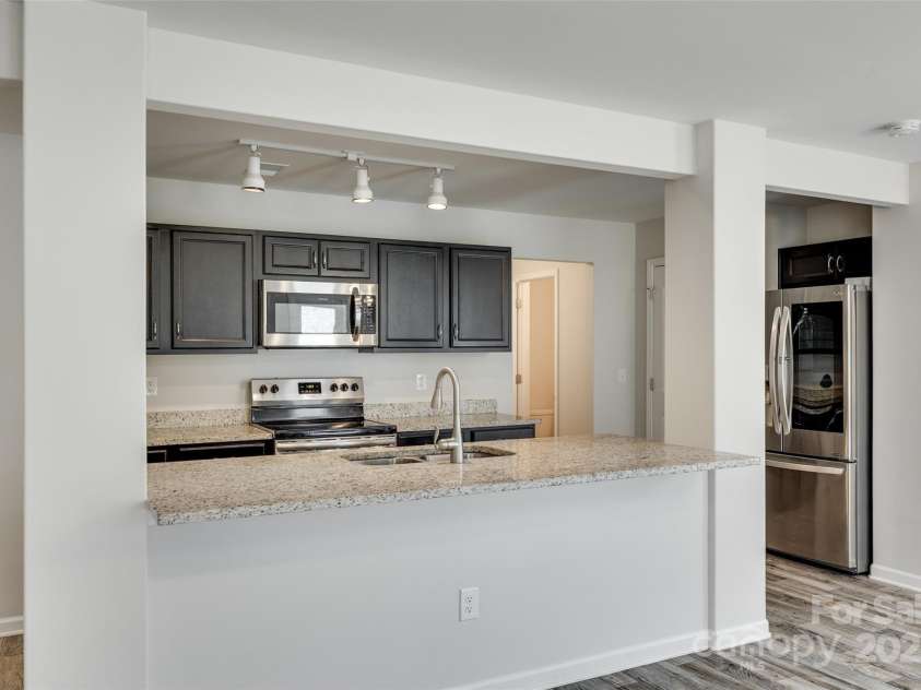 463 Barr Street, Lancaster, SC 29720.  MLS# CAR4267227, YatesRealty ID 18130. Island Area