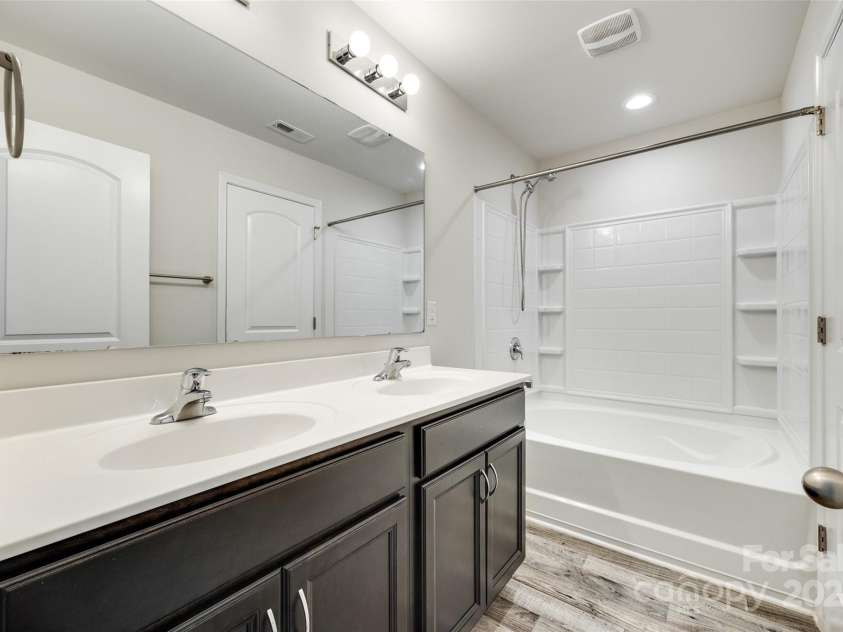 463 Barr Street, Lancaster, SC 29720.  MLS# CAR4267227, YatesRealty ID 18130. Primary Bathroom