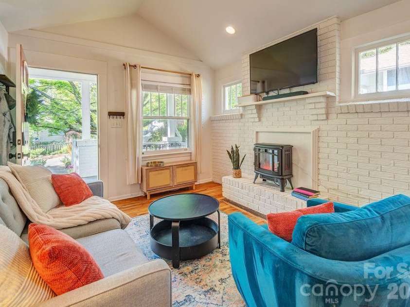 7 Tarpon Avenue, Asheville, NC 28806.  MLS# CAR4371713, YatesRealty ID 18130. 