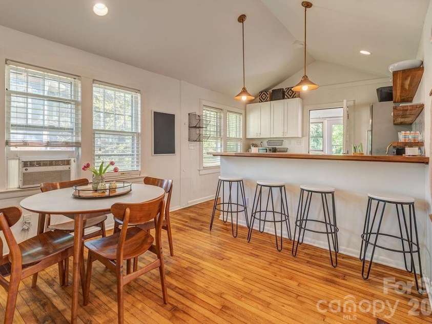 7 Tarpon Avenue, Asheville, NC 28806.  MLS# CAR4371713, YatesRealty ID 18130. 