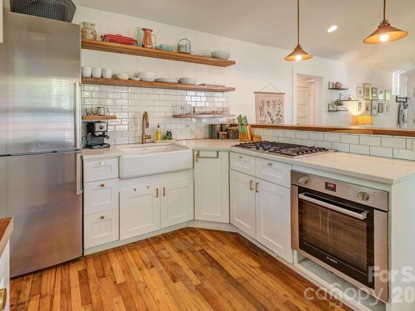 7 Tarpon Avenue, Asheville, NC 28806.  MLS# CAR4371713, YatesRealty ID 18130. 