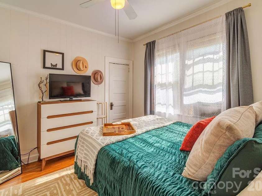 7 Tarpon Avenue, Asheville, NC 28806.  MLS# CAR4371713, YatesRealty ID 18130. 