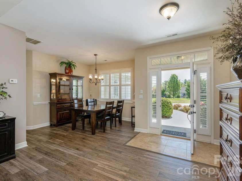 31 BLACK IRON Lane, Hendersonville, NC 28792.  MLS# CAR4373966, YatesRealty ID 18131. 