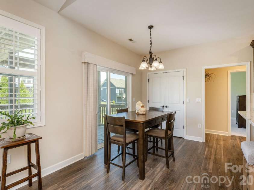 31 BLACK IRON Lane, Hendersonville, NC 28792.  MLS# CAR4373966, YatesRealty ID 18131. 
