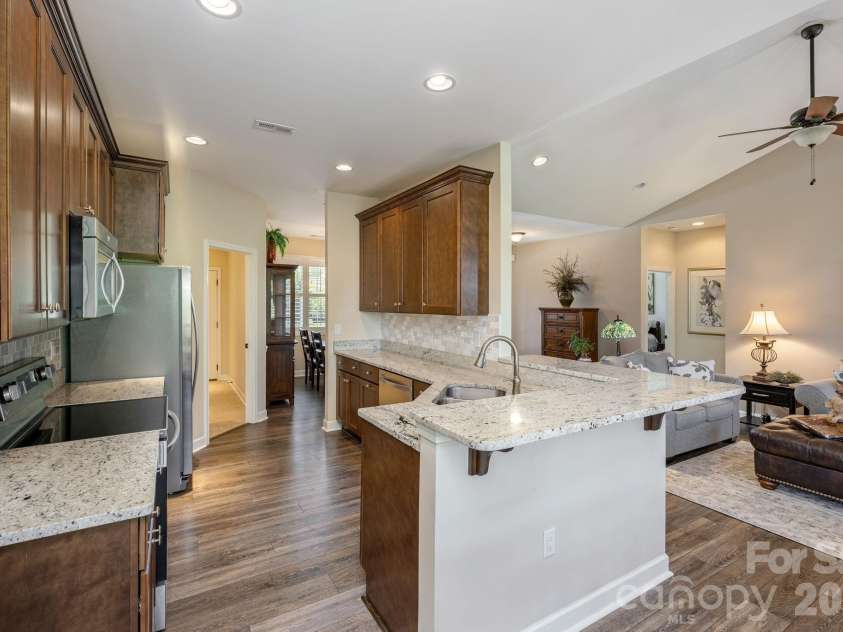 31 BLACK IRON Lane, Hendersonville, NC 28792.  MLS# CAR4373966, YatesRealty ID 18131. 