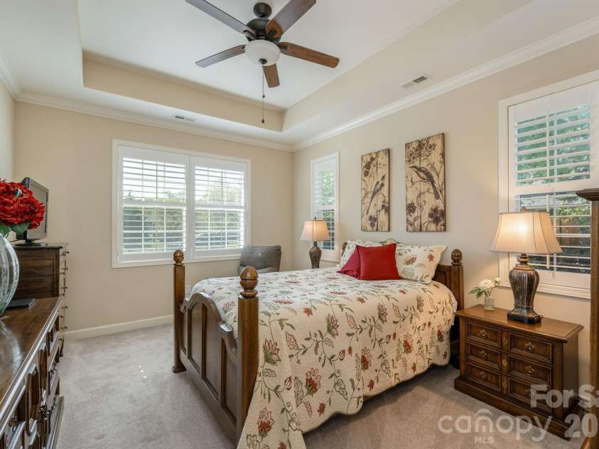 31 BLACK IRON Lane, Hendersonville, NC 28792.  MLS# CAR4373966, YatesRealty ID 18131. 
